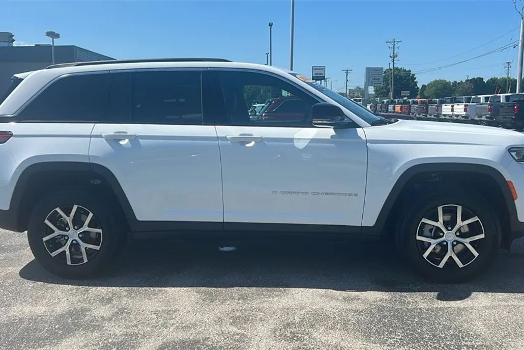 2025 Jeep Grand Cherokee Limited photo 1
