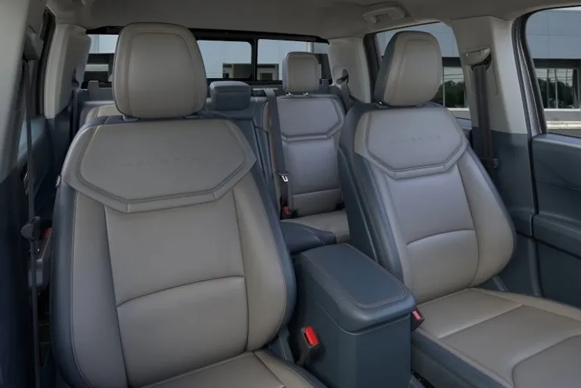 2025 Ford Maverick Lariat photo 1