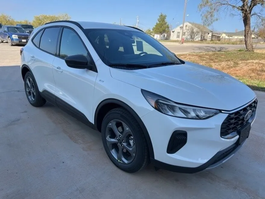 2025 Ford Escape ST-Line photo 1