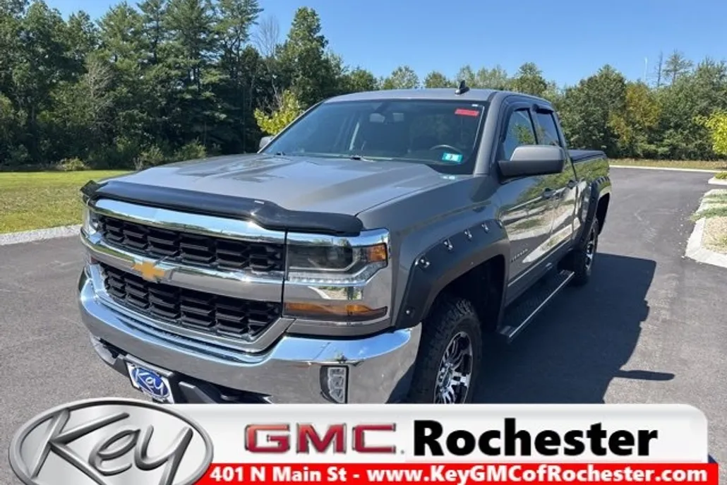 2017 Chevrolet Silverado 1500 LT photo 1