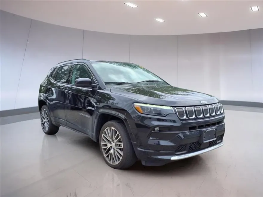 2022 Jeep Compass Limited photo 1