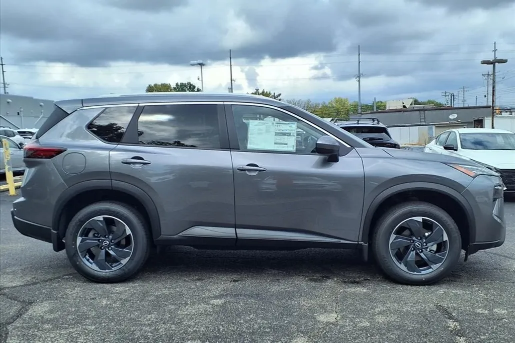 2026 Nissan Rogue SV photo 1