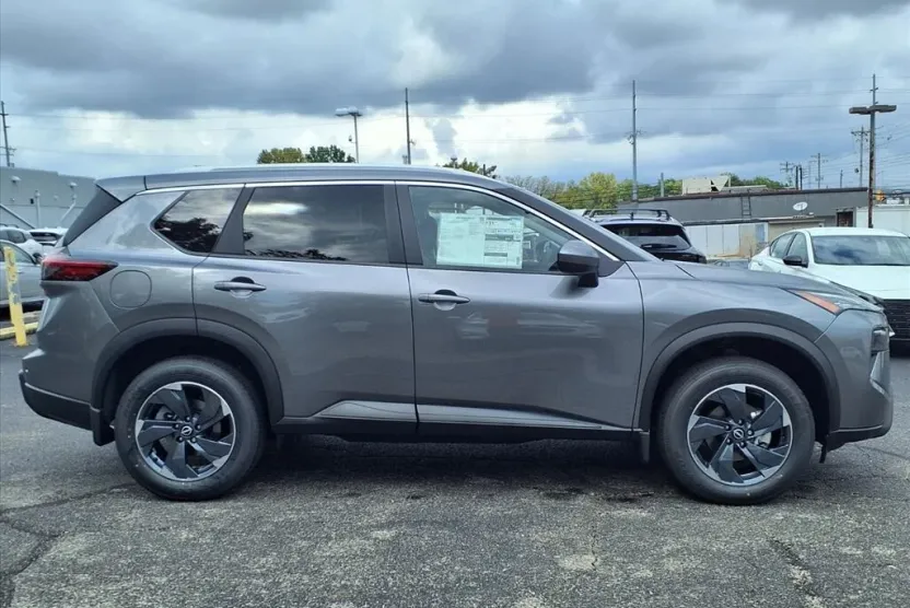 2026 Nissan Rogue SV photo 1