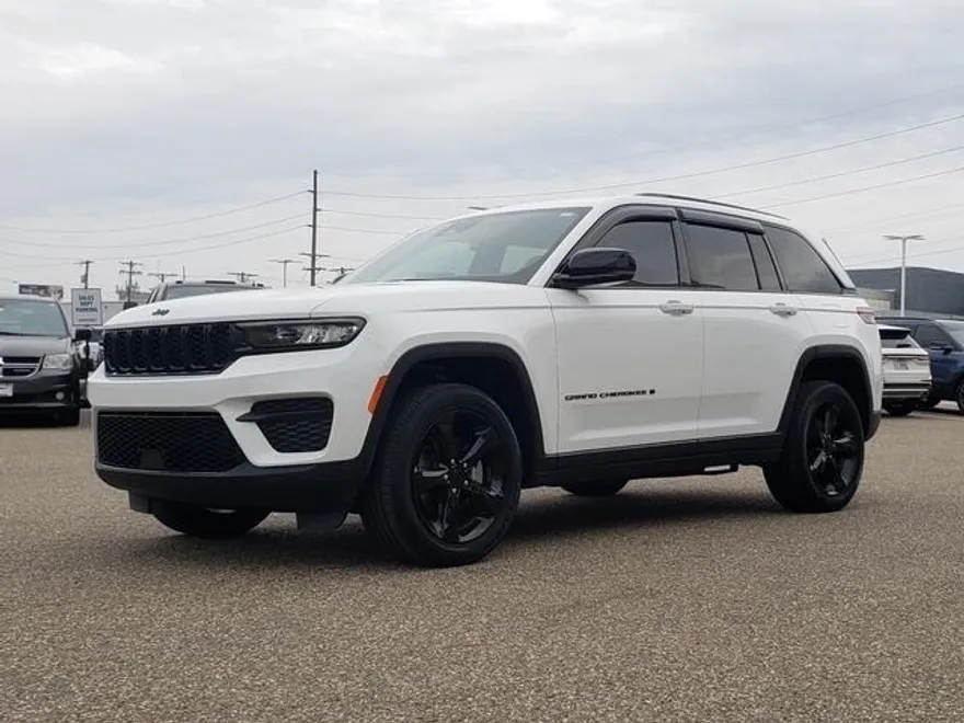 2023 Jeep Grand Cherokee Altitude photo 1