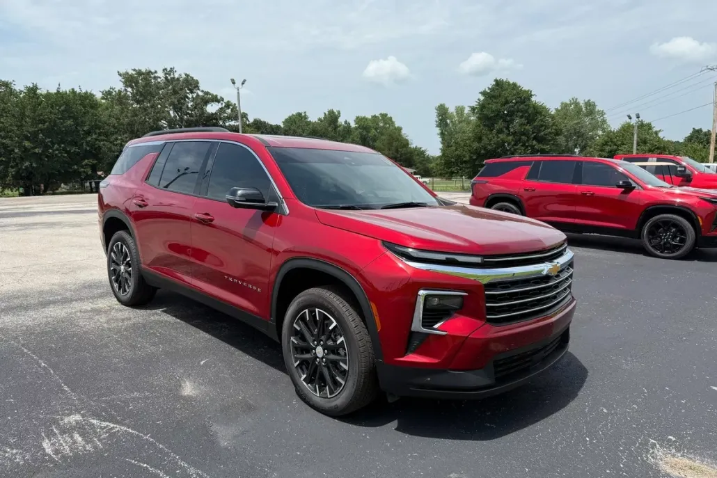 2025 Chevrolet Traverse photo 1