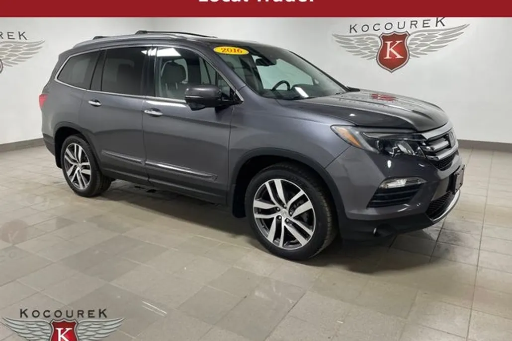 2016 Honda Pilot Touring photo 1