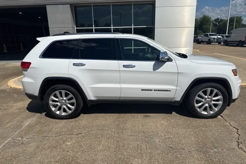 2017 Jeep Grand Cherokee Limited photo 1