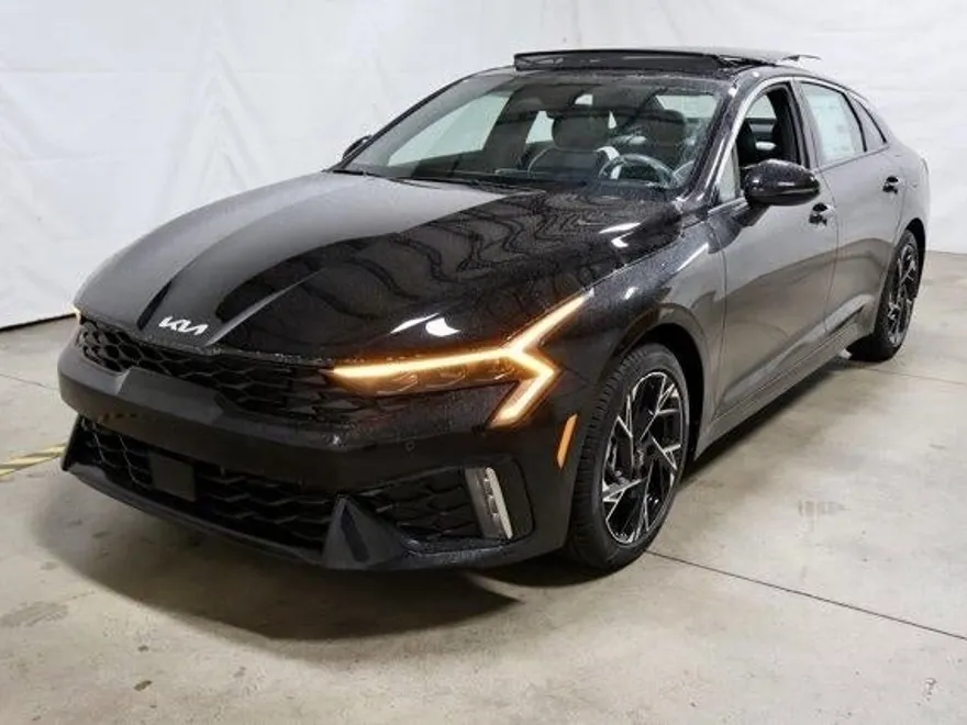 2025 Kia K5 GT-Line photo 1