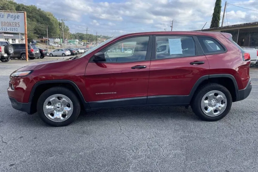 2017 Jeep Cherokee Sport photo 1
