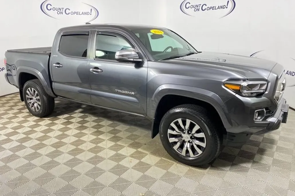 2023 Toyota Tacoma Limited photo 1