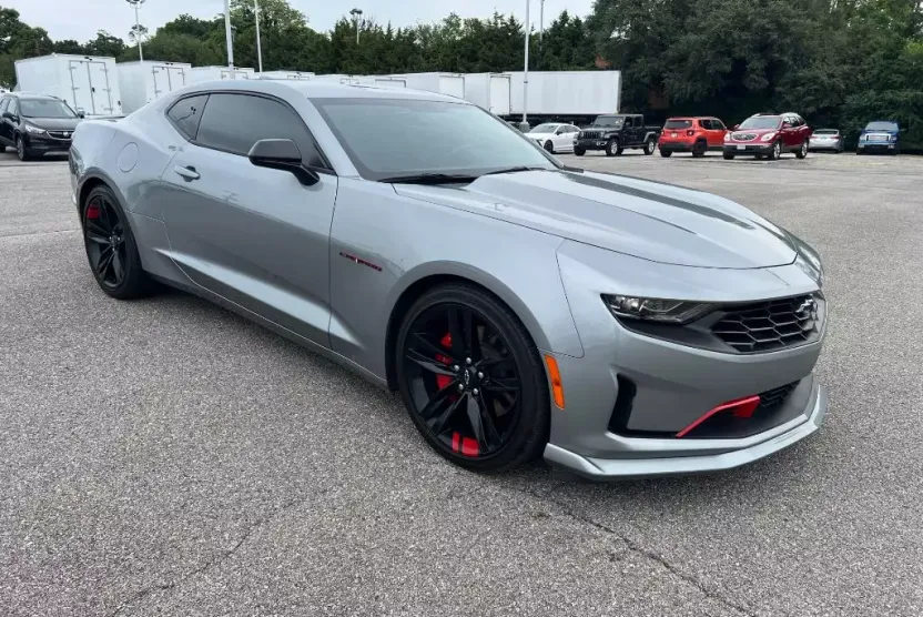 2023 Chevrolet Camaro 1LT photo 1