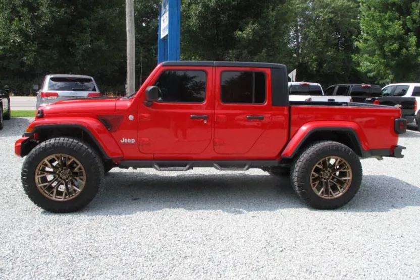 2023 Jeep Gladiator Overland photo 1