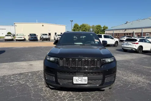 2024 Jeep Grand Cherokee Altitude photo 3