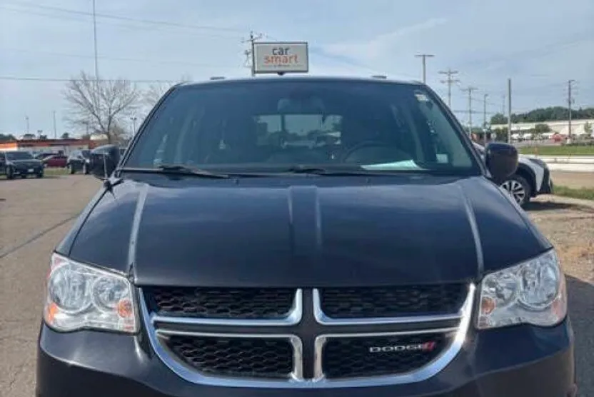 2019 Dodge Grand Caravan SXT photo 1