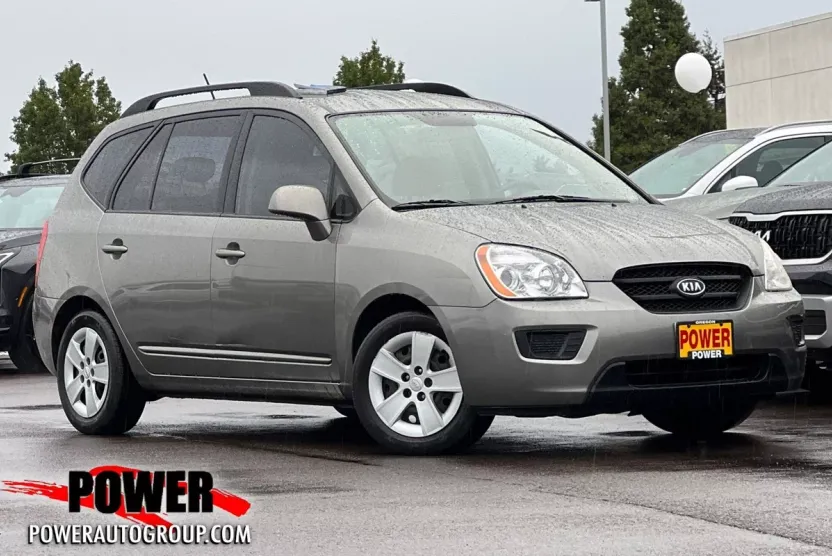 2009 Kia Rondo LX photo 1