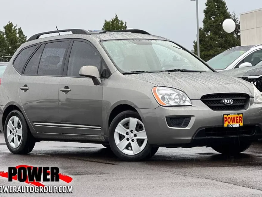2009 Kia Rondo LX photo 1