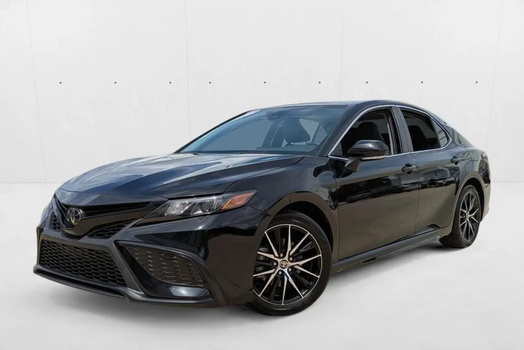 2024 Toyota Camry SE photo 1