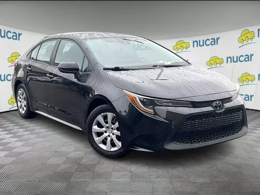 2022 Toyota Corolla LE photo 1