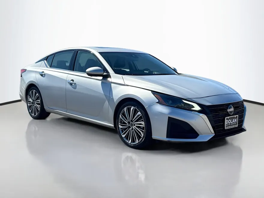 2023 Nissan Altima 2.5 SL photo 1