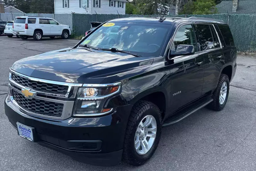 2019 Chevrolet Tahoe LT photo 1