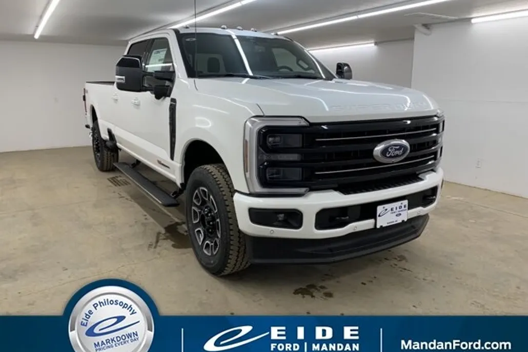 2025 Ford F-350 Platinum photo 1