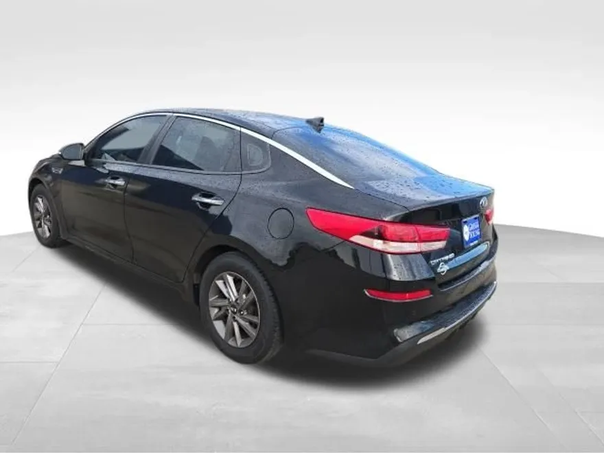 2020 Kia Optima LX photo 1