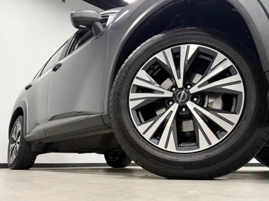 2023 Nissan Rogue SV photo 1