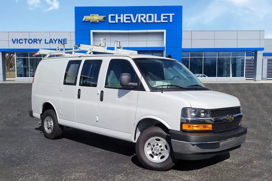 2024 Chevrolet Express Cargo 2500 photo 1