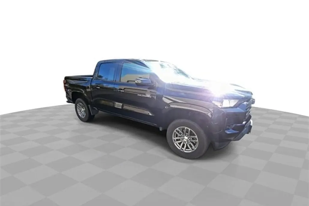 2023 Chevrolet Colorado LT photo 1