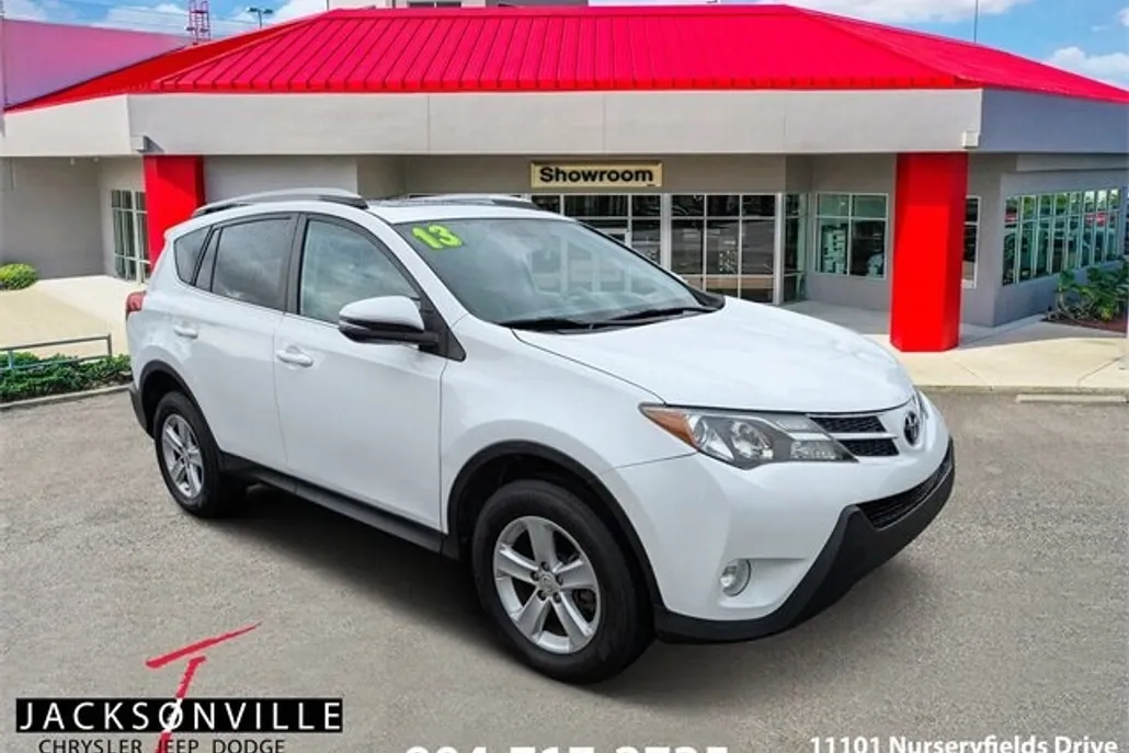 2013 Toyota RAV4 XLE photo 1