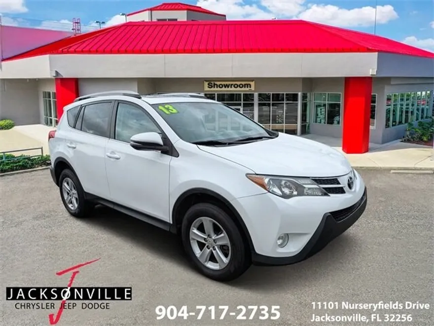 2013 Toyota RAV4 XLE photo 1