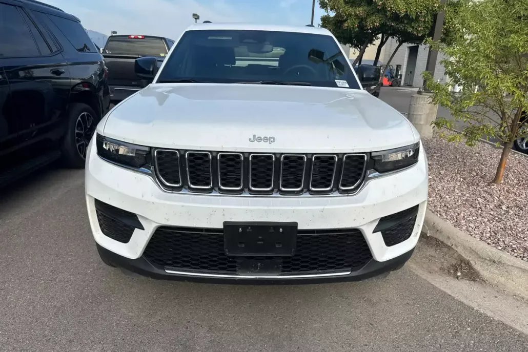 2024 Jeep Grand Cherokee Laredo photo 1