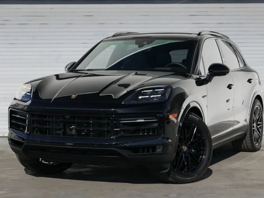 2024 Porsche Cayenne E-Hybrid photo 1
