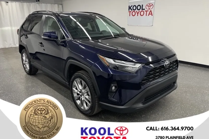 2022 Toyota RAV4 XLE Premium photo 1