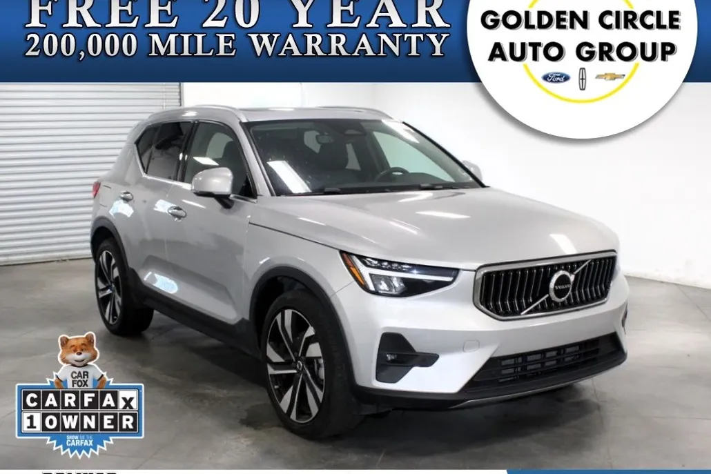 2023 Volvo XC40 Plus photo 1