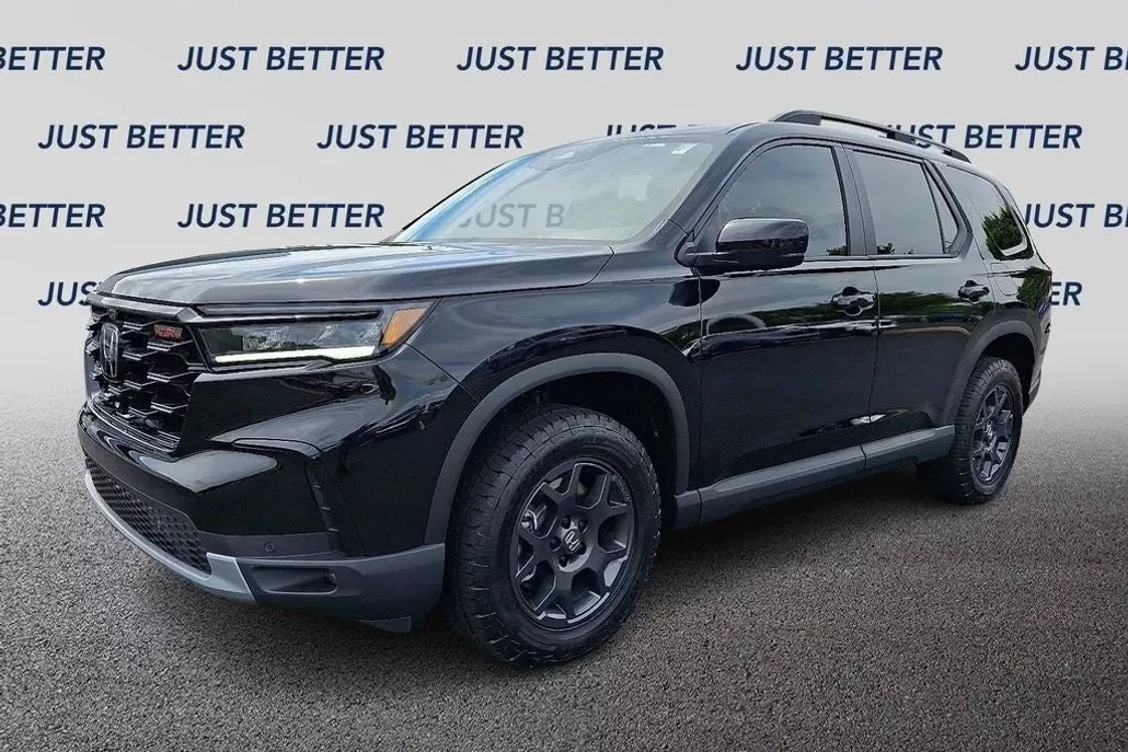 2025 Honda Pilot TrailSport photo 1