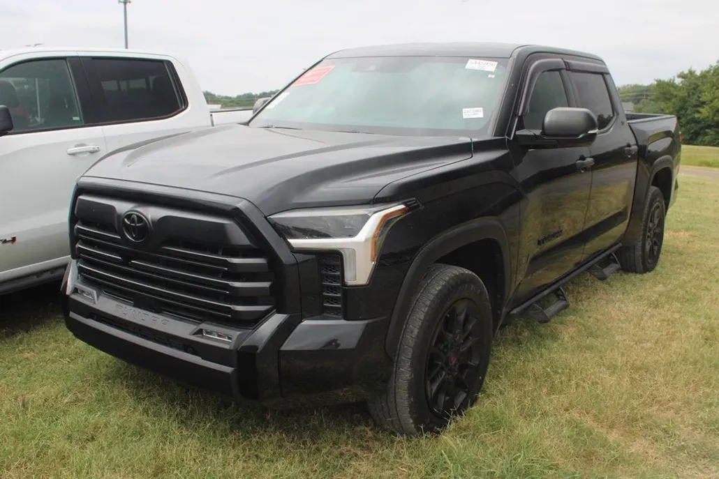 2022 Toyota Tundra SR5 photo 1