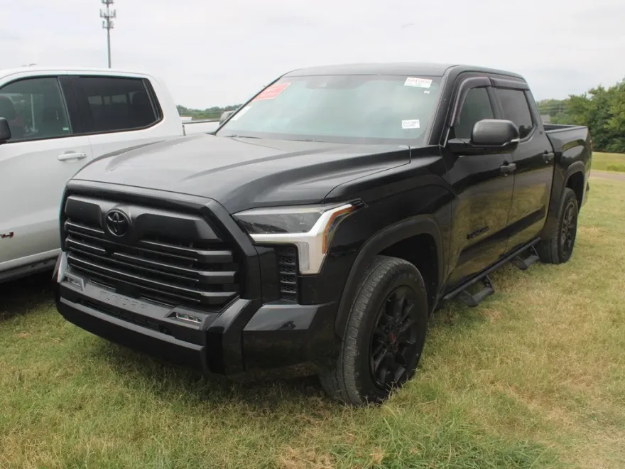 2022 Toyota Tundra SR5 photo 1