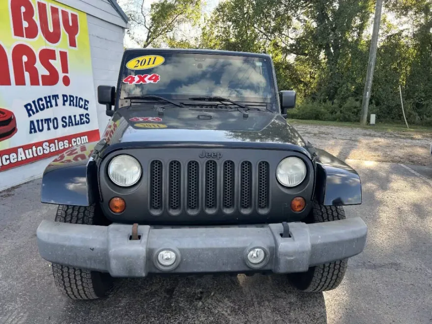 2011 Jeep Wrangler Sahara photo 1