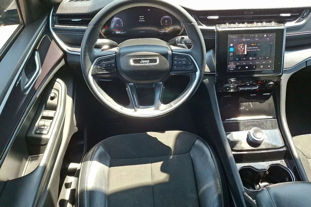 2021 Jeep Grand Cherokee Altitude photo 1