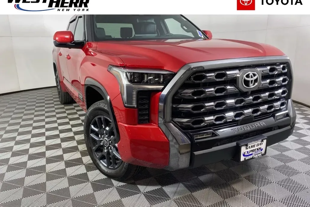2022 Toyota Tundra Platinum photo 1