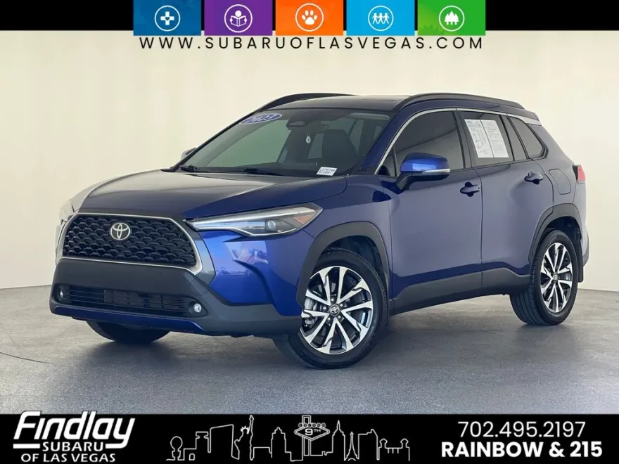 2023 Toyota Corolla Cross XLE photo 1