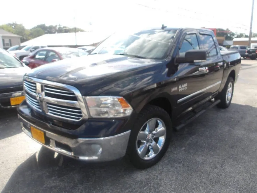 2016 Ram 1500 SLT photo 1