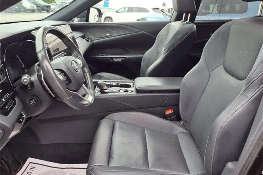 2024 Lexus RX 350h Luxury photo 1