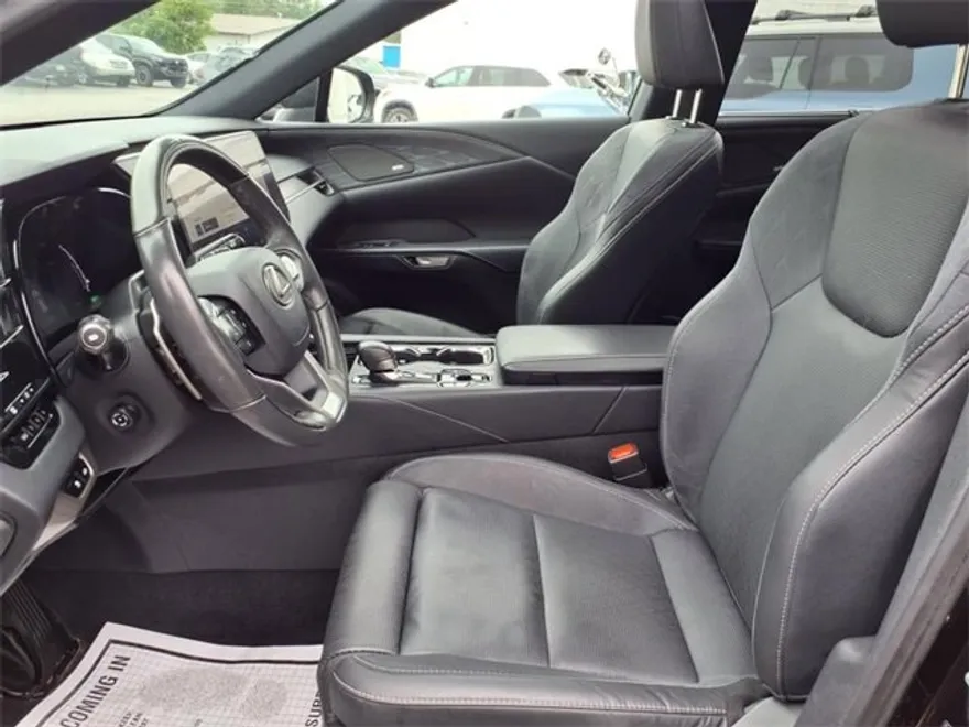 2024 Lexus RX 350h Luxury photo 1