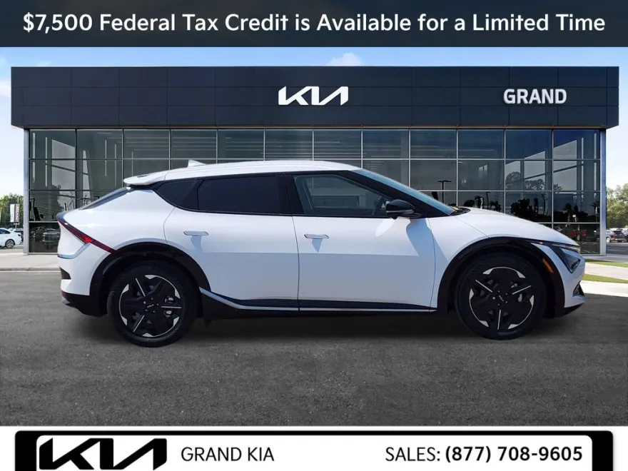 2025 Kia EV6 Wind photo 1