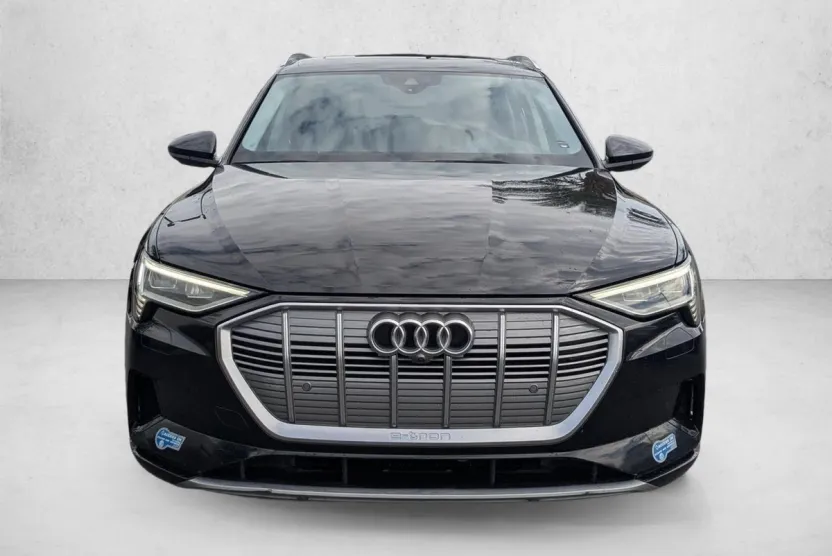 2019 Audi e-tron Prestige photo 1