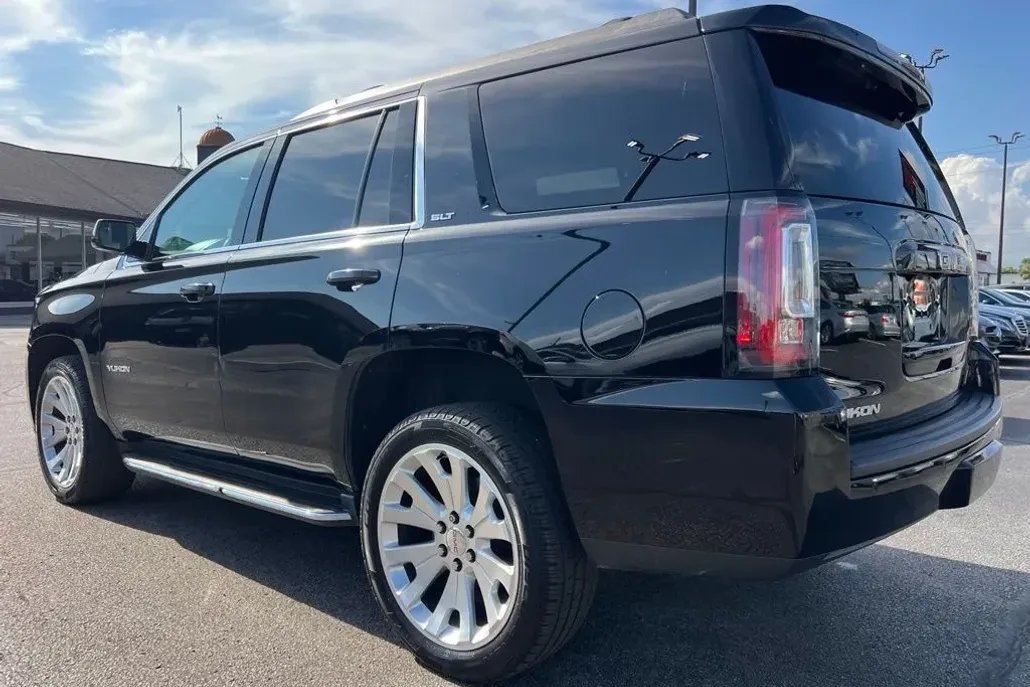 2020 Gmc Yukon SLT photo 1