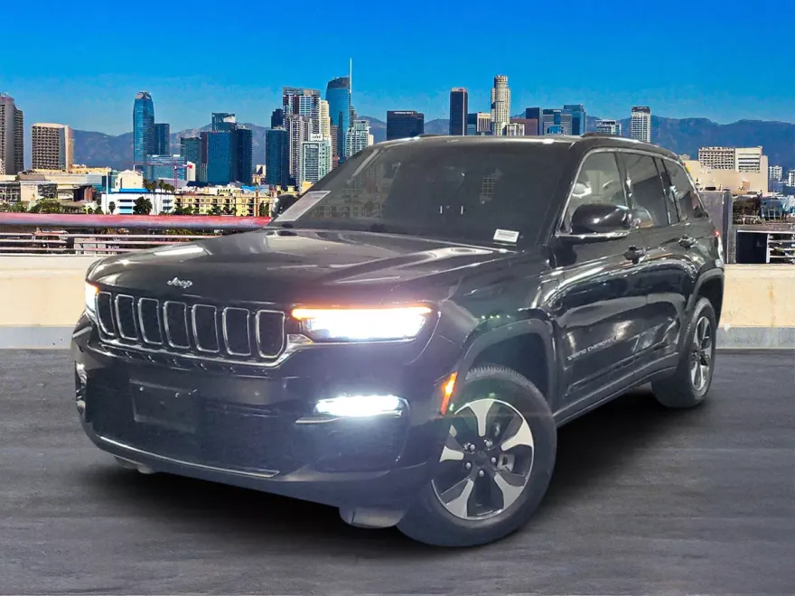 2024 Jeep Cherokee Limited 4xe photo 1