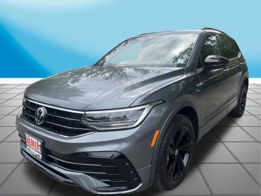 2024 Volkswagen Tiguan SE R-Line Black photo 1